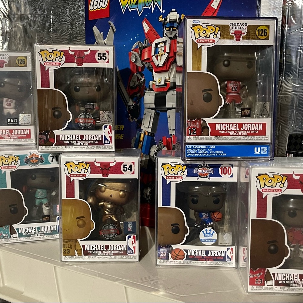 Funko Pop Michael Jordan Collection - Red, none are “common”